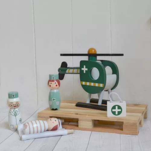 fa_mentohelikopter_jatekfigurakkal_Magni