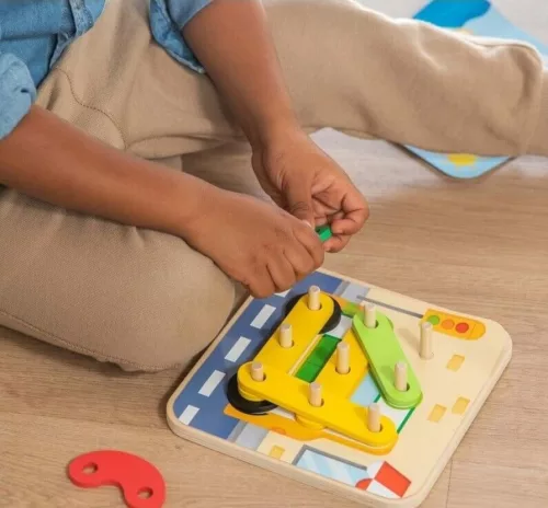 Egészítsd ki a formákkal! Szín-, forma-, méretegyeztető játék Goula