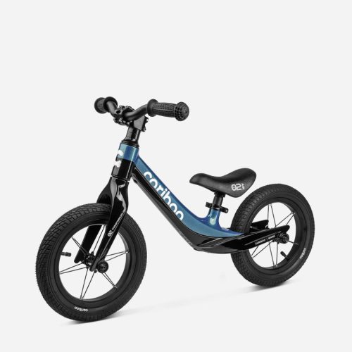 Cariboo csomag - Magnesium Air futóbicikli - Black/Blue bukósisakkal és ajándék védőfelszereléssel