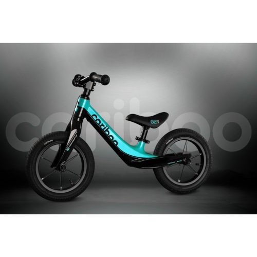 Cariboo csomag - Magnesium Air futóbicikli - Black/Turquoise bukósisakkal és ajándék védőfelszereléssel