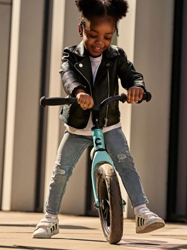 Cariboo csomag - Magnesium Pro futóbicikli - Blue bukósisakkal és ajándék védőfelszereléssel