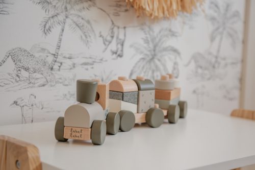 Label -Label Fa játékvonat építőelemekkel - Oliva színben