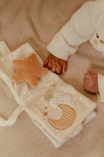 Little Dutch textil babakönyv kicsi - Newborn Naturals
