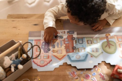 Little Dutch újrafelhasználható matricás füzet - Jim és barátai