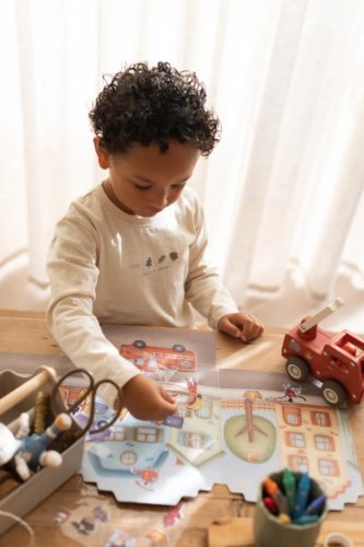 Little Dutch újrafelhasználható matricás füzet - Jim és barátai