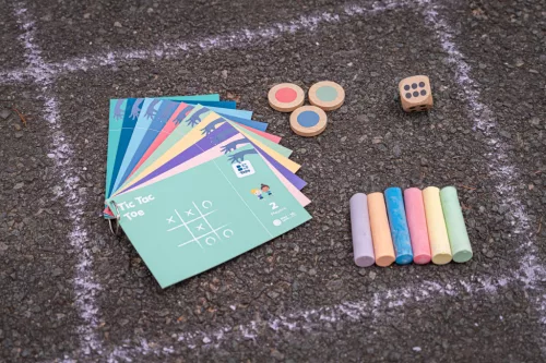 BS Toys Szabadtéri játékgyűjtemény aszfaltkrétával