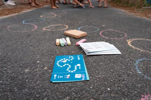 BS Toys Szabadtéri játékgyűjtemény aszfaltkrétával