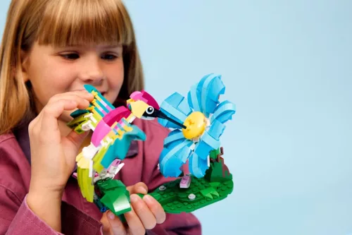 LEGO Creator 31384 Vadállatok: színpompás kolibri