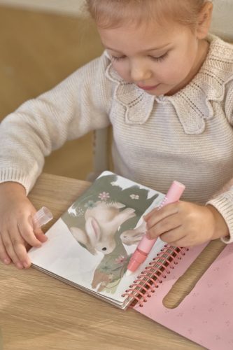 Little Dutch vízzel színező füzet - Rosa Fairy Garden