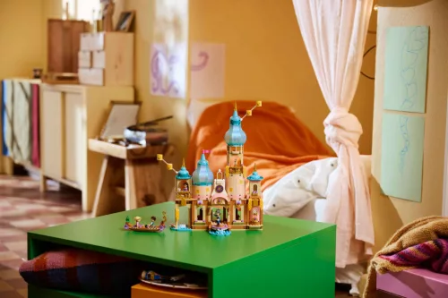 LEGO Disney Princess 43297 Aranyhaj kastélya