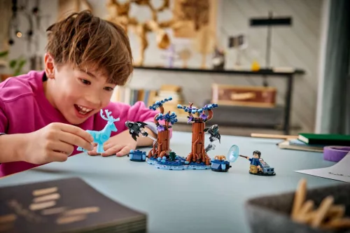 LEGO Harry Potter 76475 A Tiltott Rengeteg: Expecto Patronum