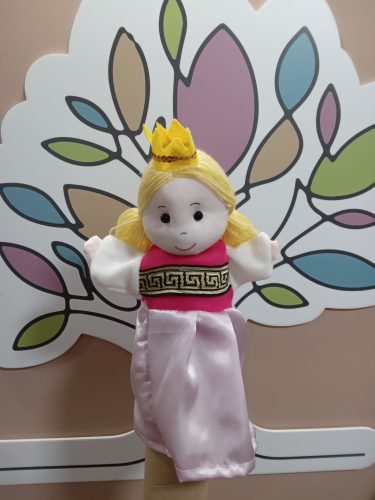 Kesztyűbáb Királylány