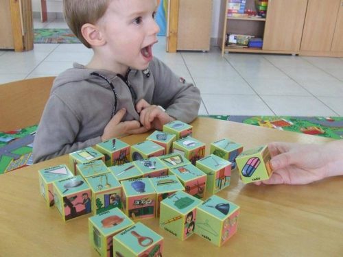 Anyanyelvi_jatek_Okoskocka