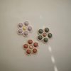 Mushie Pop It virág - kakukkfű