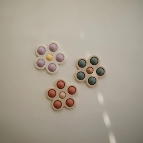 Mushie Pop It virág - kakukkfű