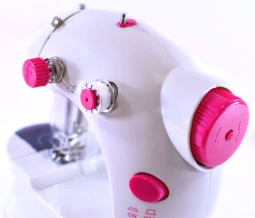 Gyermek_varrogep_kiegeszitokkel