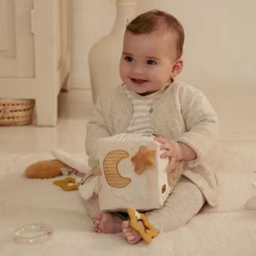 Newborn natural kép