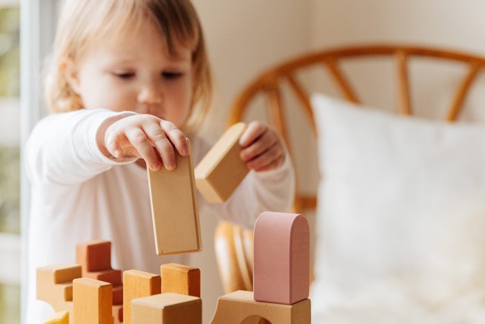 Gyakran félbehagyja a játékot? Elkalandozik, elfelejt dolgokat?  Így fejleszthető a figyelem!