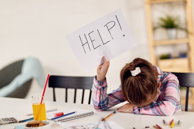 Iskolakezdéssel járó stressz? Így segíts a kisiskolás és kamasz gyermekednek!