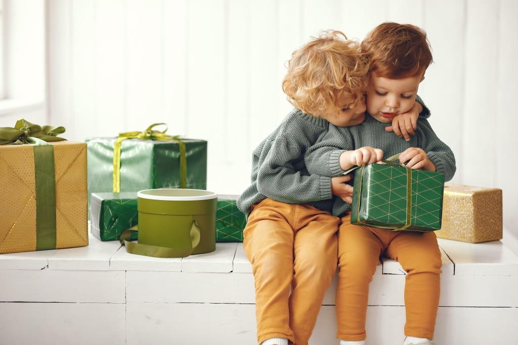 Karácsonyi ajándékötletek csecsemőknek és totyogóknak